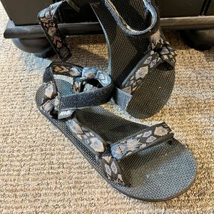 Women’s Tevas